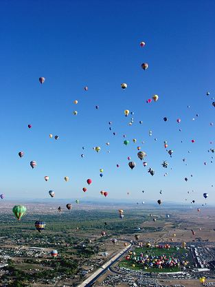 Der Himmel voller Ballone